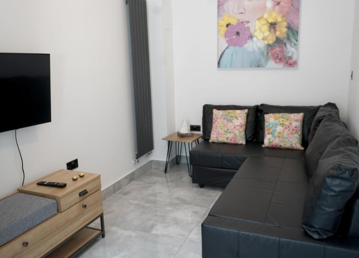 Luxury London Garden Home Sleep 7, 2 Mins To Metro Exteriör bild